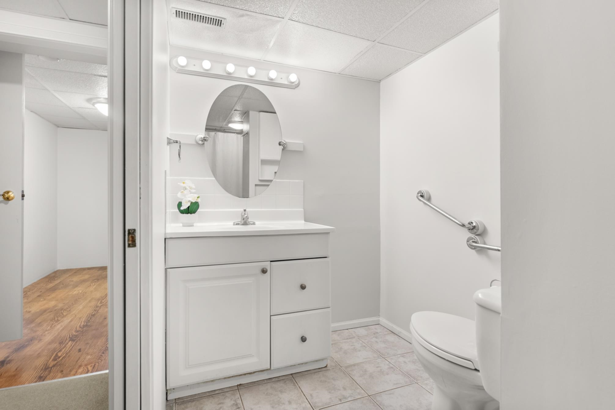 Basement Recreation Room Photo of 10580 Rosebrook Road, Richmond, BC