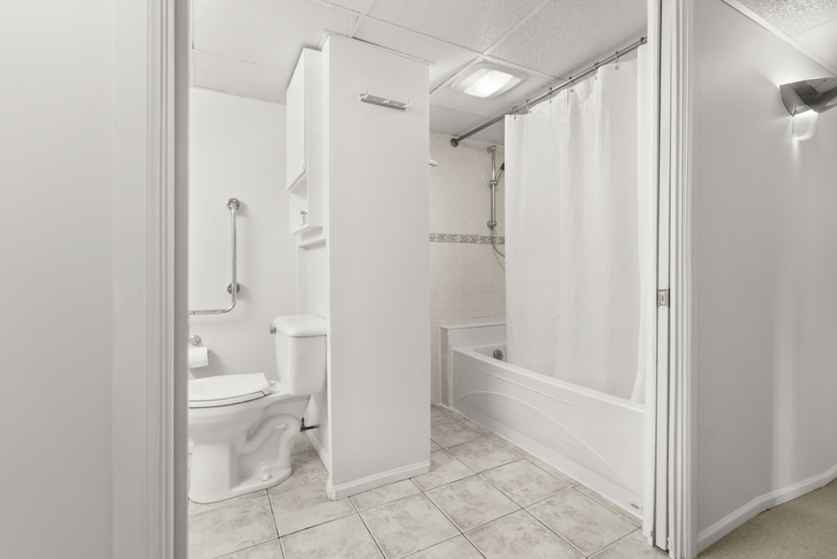 Laundry Room Photo of 10580 Rosebrook Road, Richmond, BC