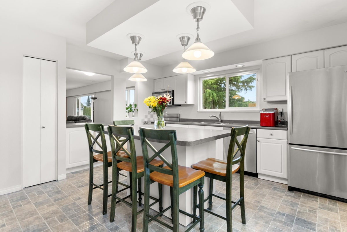 Living Room Photo of 10580 Rosebrook Road, Richmond, BC