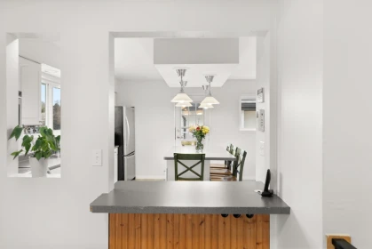 Kitchen Island Photo of 10580 Rosebrook Road, Richmond, BC