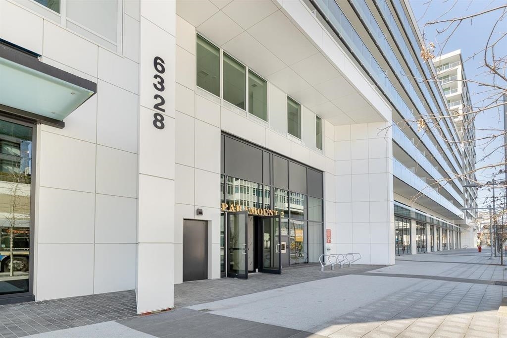 Primary Bathroom Photo of 854 6328 No. 3 Road, Richmond, BC