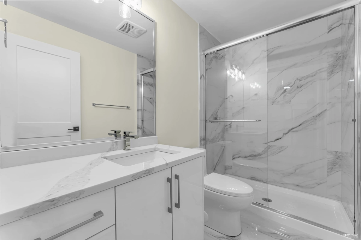 Basement Recreation Room Photo of 11741 80 Avenue, Delta, BC