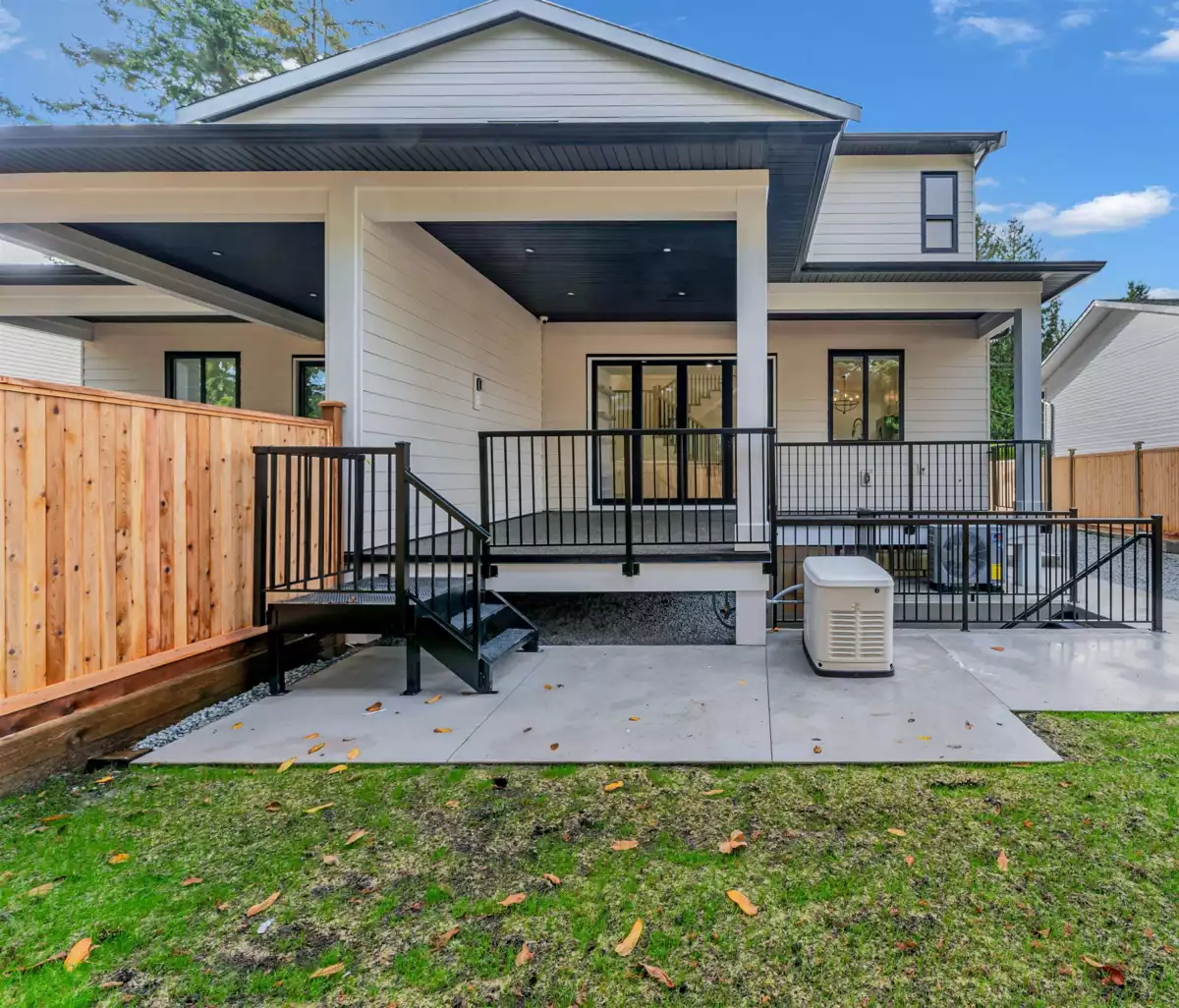 Entry Foyer Photo of 11741 80 Avenue, Delta, BC