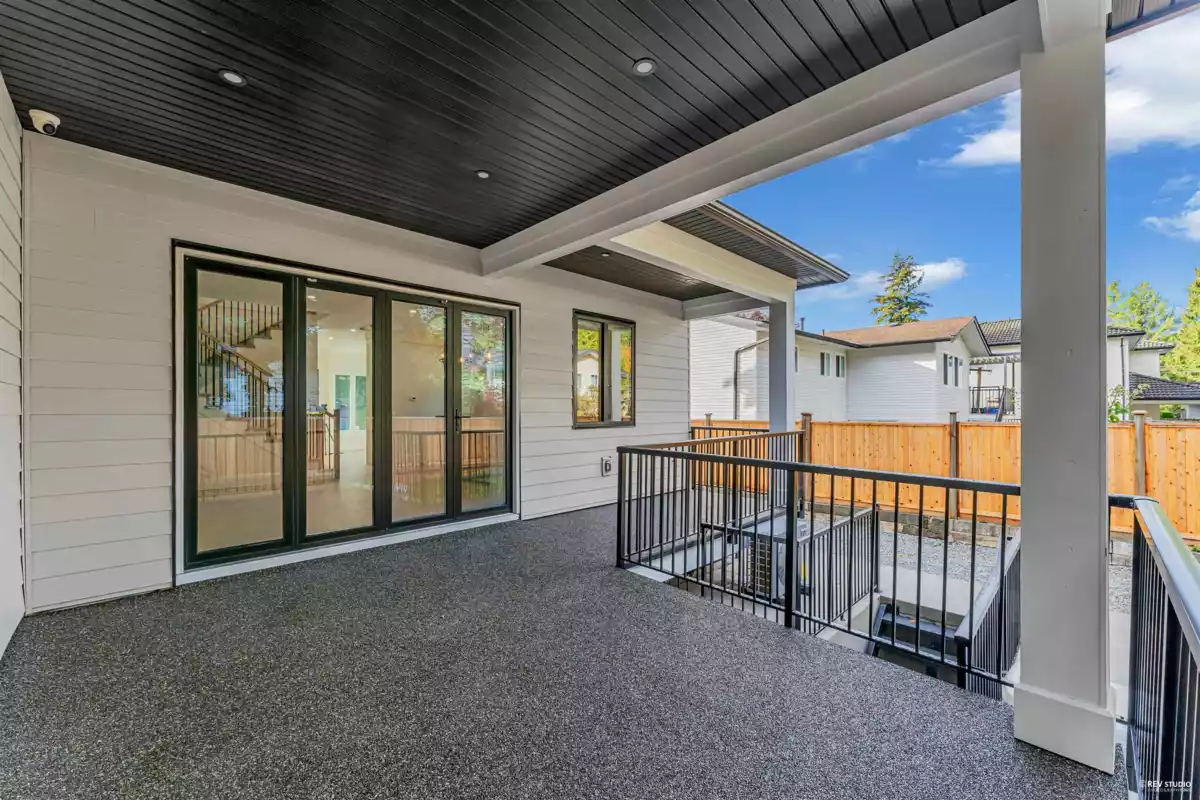 Hallway Photo of 11741 80 Avenue, Delta, BC