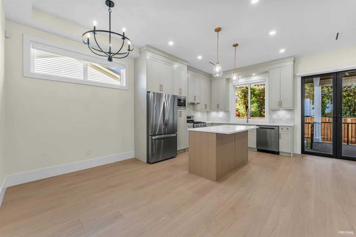 Kitchen Photo of 11741 80 Avenue, Delta, BC