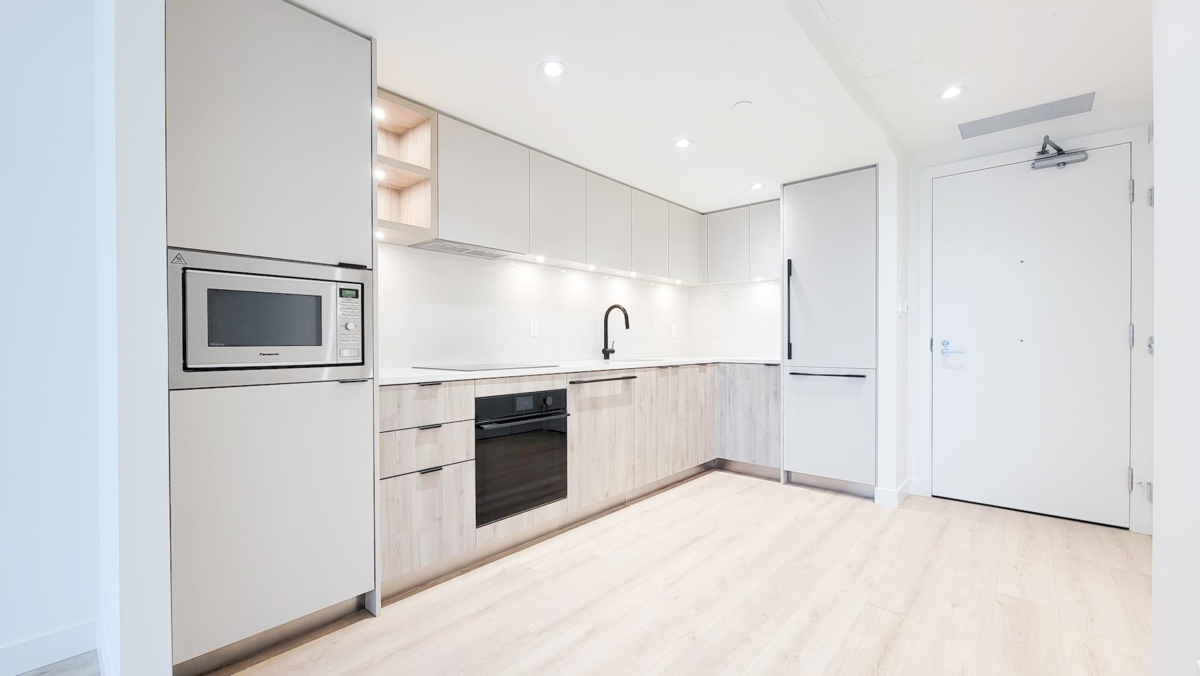 Kitchen Island Photo of 327 755 Harbourside Drive, North Vancouver, BC