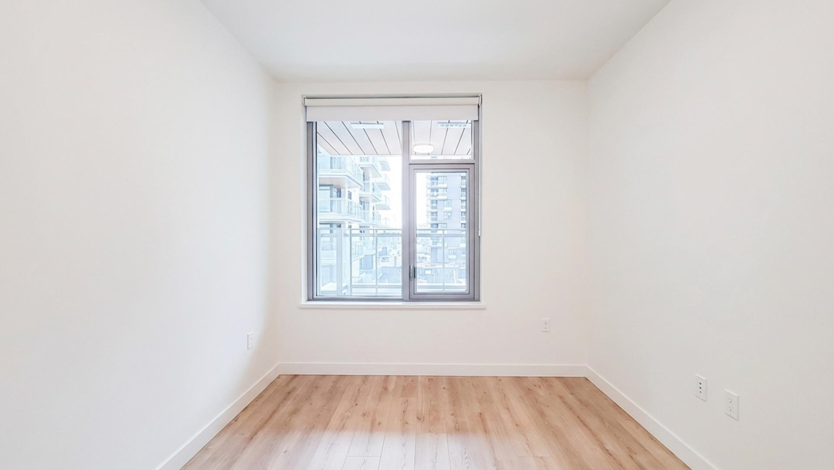 Kitchen Photo of 327 755 Harbourside Drive, North Vancouver, BC
