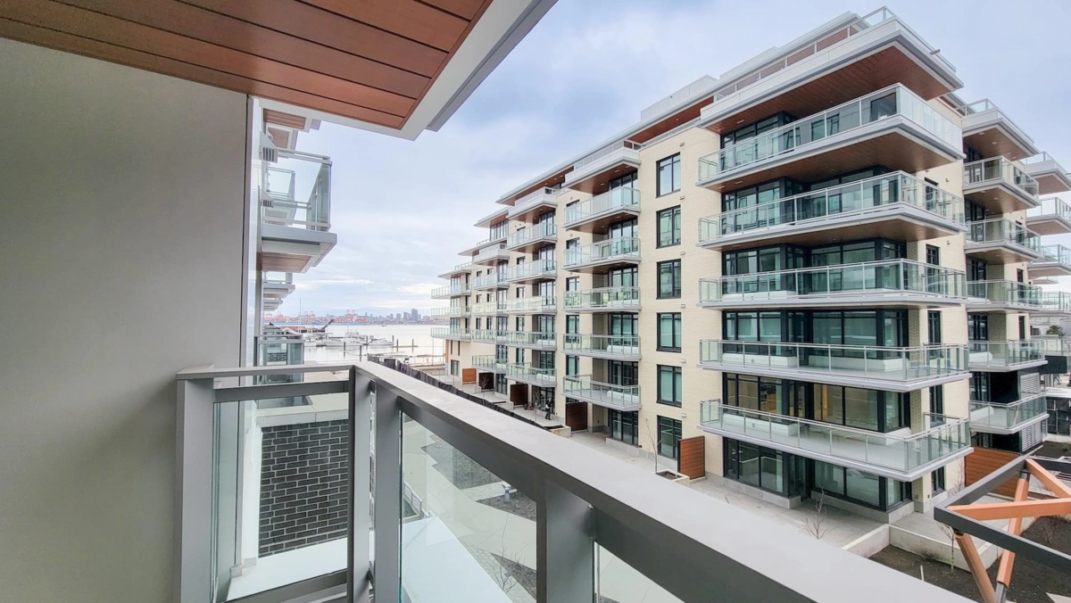 Laundry Room Photo of 327 755 Harbourside Drive, North Vancouver, BC