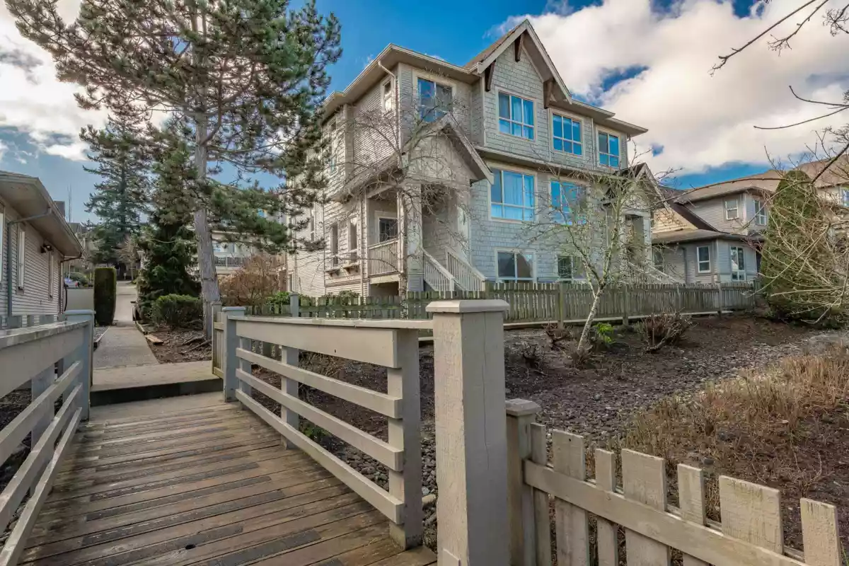 Front Yard Photo of 99 2738 158 Street, Surrey, BC