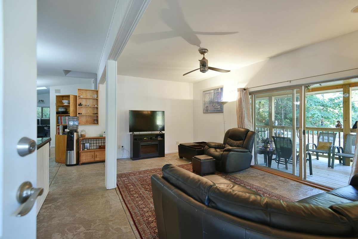 Loft / Bonus Room Photo of 12886 Lagoon Road, Madeira Park, BC