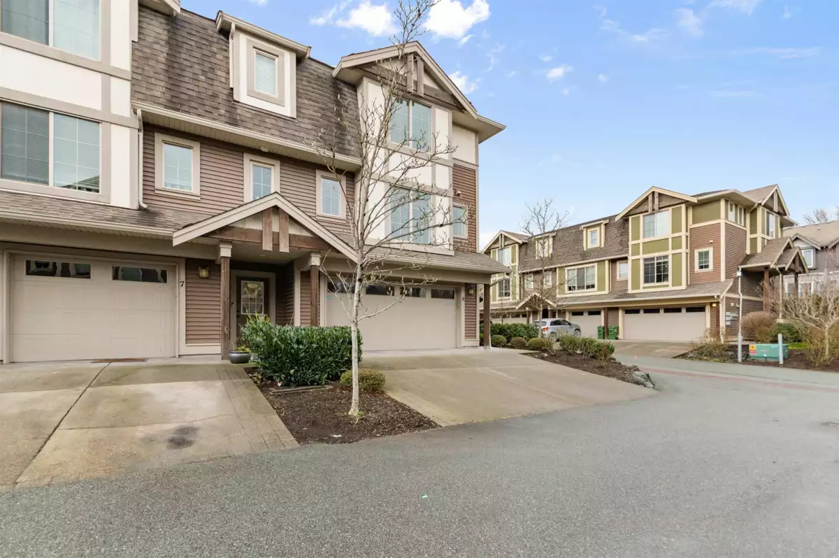 Dining Area Photo of 8 45025 Wolfe Road, Chilliwack, BC