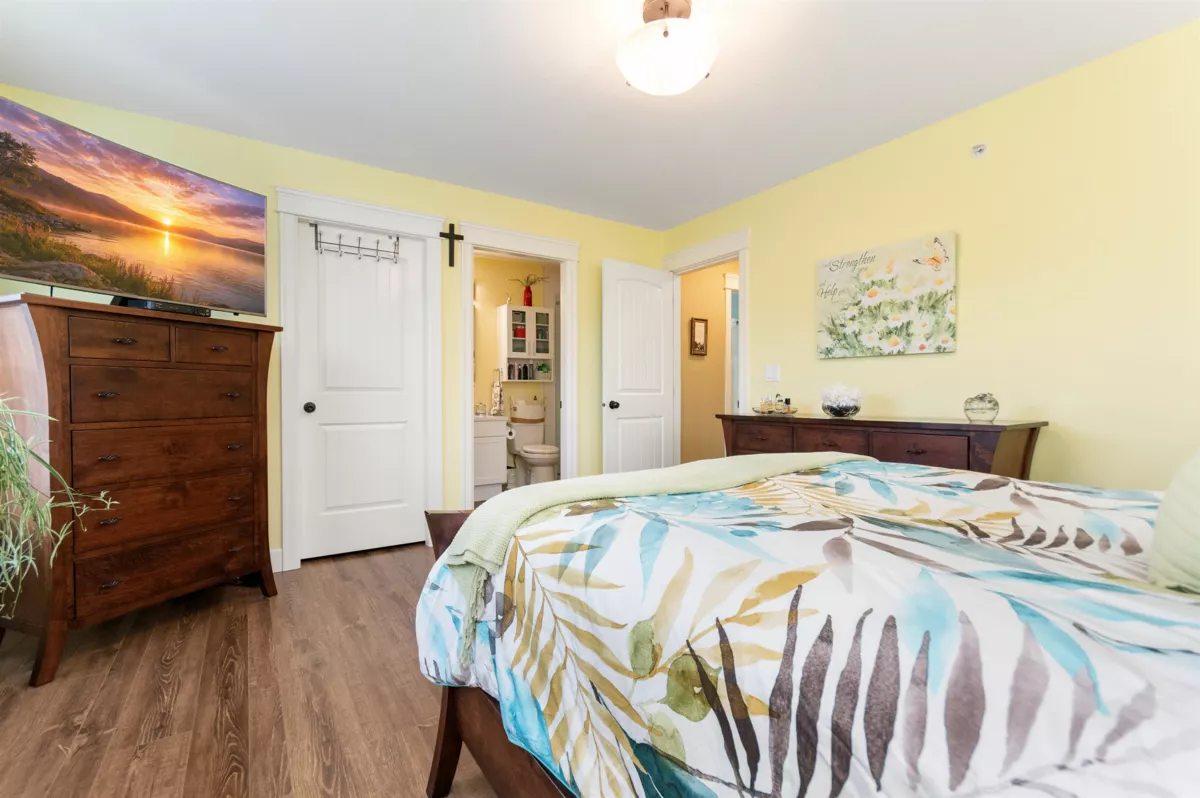 Hallway Photo of 8 45025 Wolfe Road, Chilliwack, BC