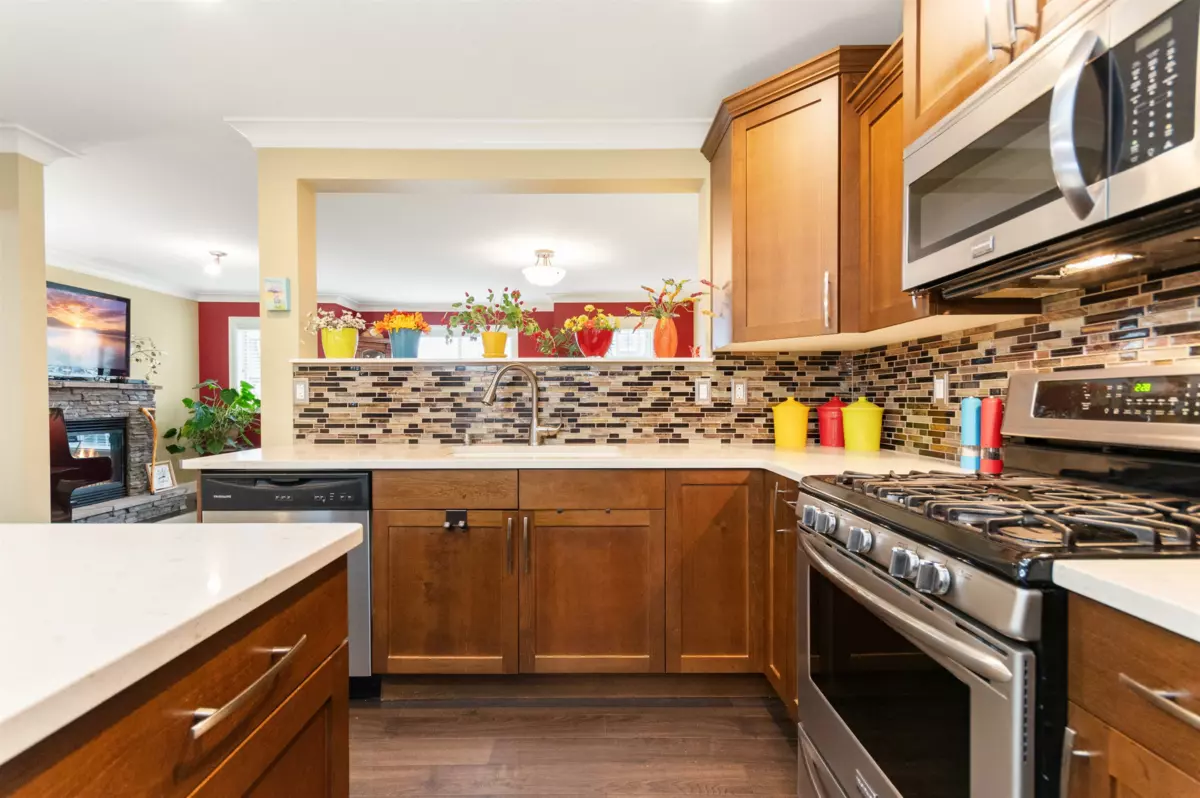 Walk-In Closet Photo of 8 45025 Wolfe Road, Chilliwack, BC