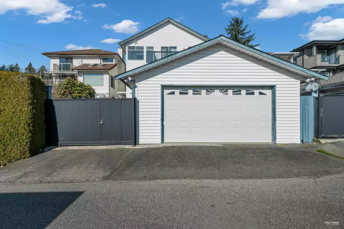 Community Amenities Photo (Clubhouse) of 5110 Mckee Street, Burnaby, BC