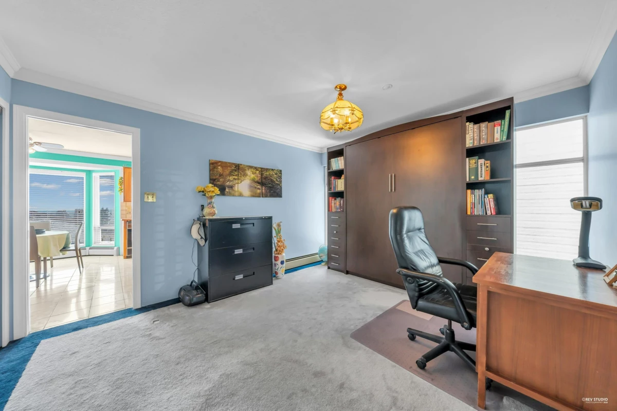 Kitchen Island Photo of 5110 Mckee Street, Burnaby, BC