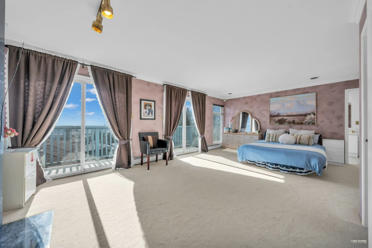 Powder Room Photo of 5110 Mckee Street, Burnaby, BC