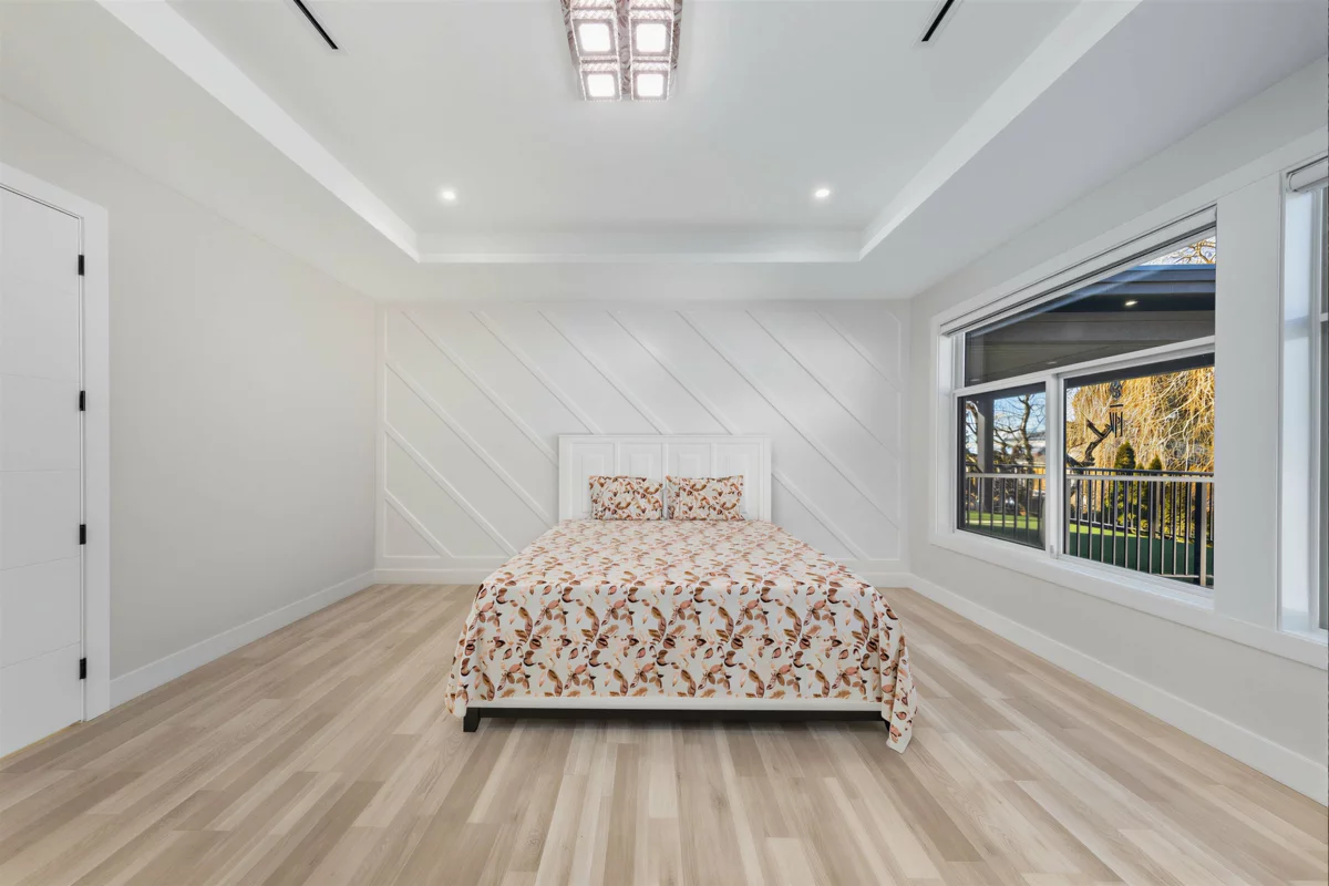 Garage Interior Photo of 17875 59a Avenue, Surrey, BC