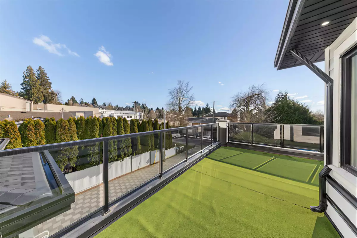 Outdoor Patio Photo of 17875 59a Avenue, Surrey, BC
