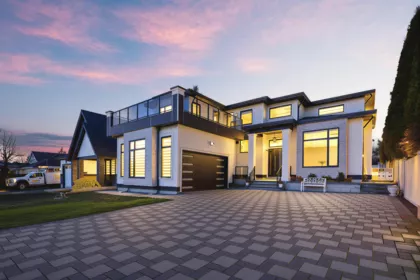 17875 59a Avenue, Surrey, BC, Cloverdale BC — 7 bed single family residence for sale