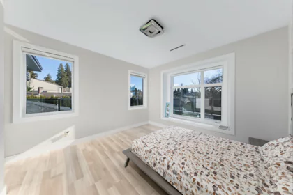 Guest Bathroom Photo of 17875 59a Avenue, Surrey, BC