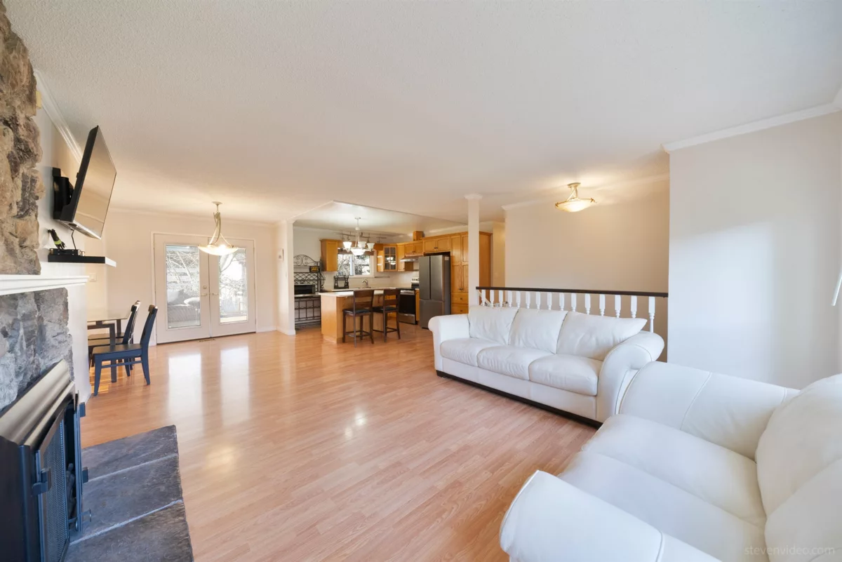 Breakfast Nook Photo of 5003 205 Street, Langley, BC