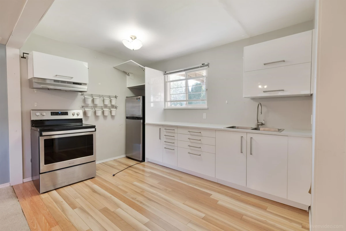 Hallway Photo of 5003 205 Street, Langley, BC