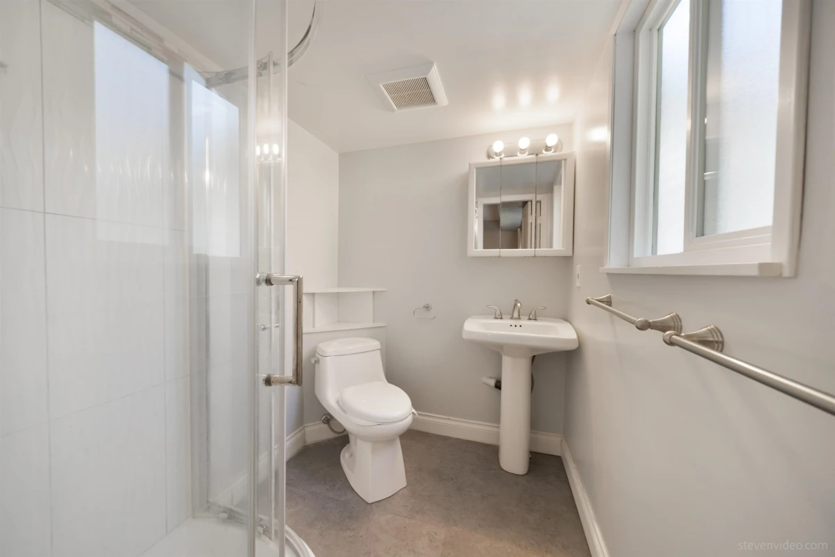 Laundry Room Photo of 5003 205 Street, Langley, BC