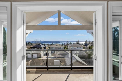 Swimming Pool Photo of 1460 Nelson Avenue, West Vancouver, BC