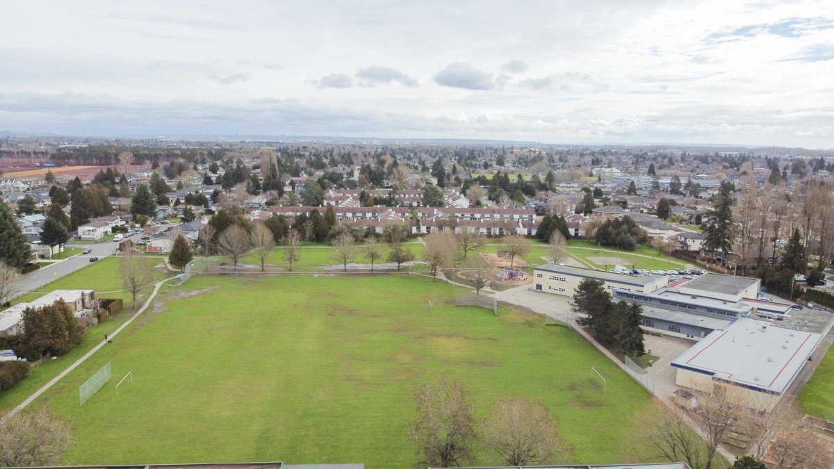Swimming Pool Photo of 117 9700 Glenacres Drive, Richmond, BC