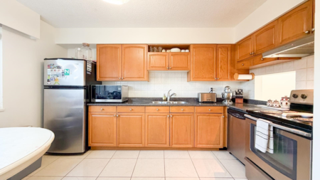 Kitchen Photo of 117 9700 Glenacres Drive, Richmond, BC