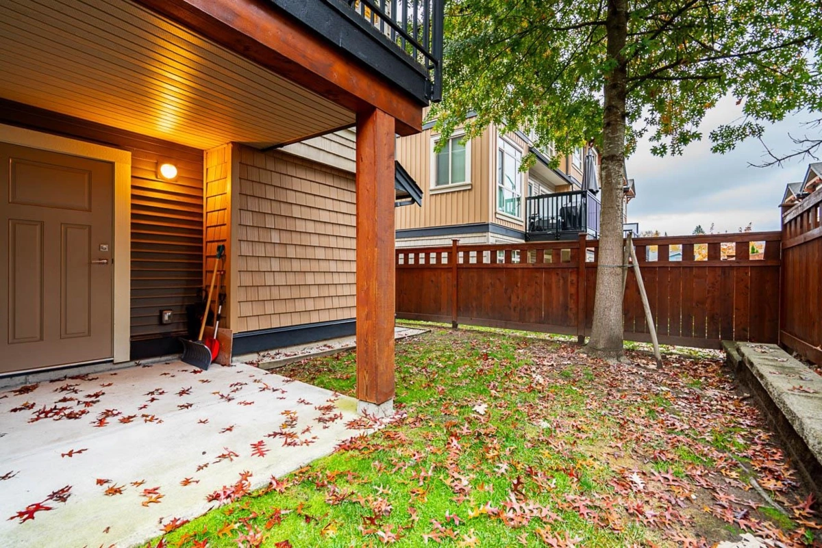 Hallway Photo of 74 11305 240 Street, Maple Ridge, BC