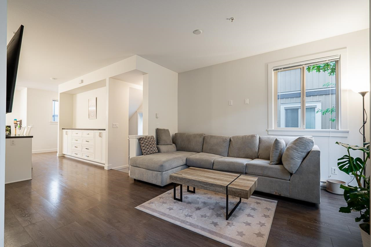 Kitchen Island Photo of 74 11305 240 Street, Maple Ridge, BC