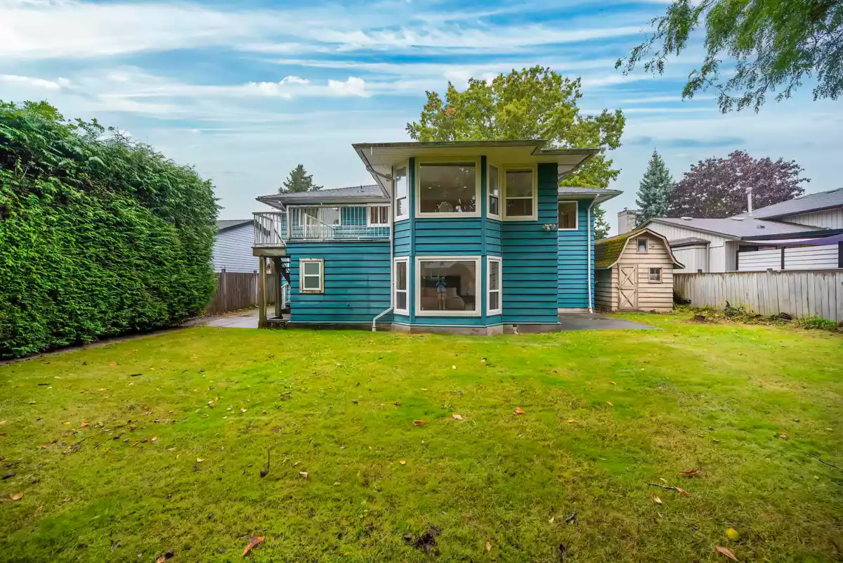 Kitchen Island Photo of 11700 Kingfisher Drive, Richmond, BC