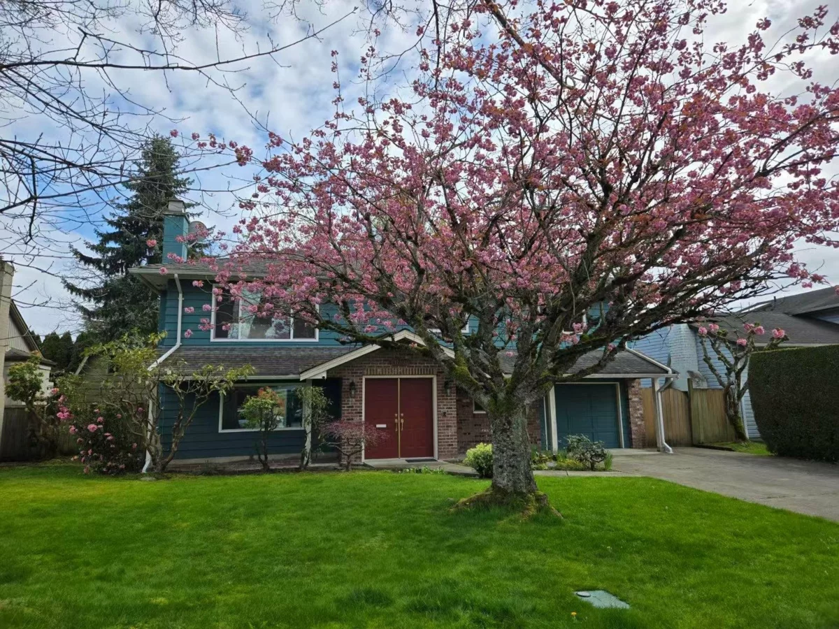 Living Room Photo of 11700 Kingfisher Drive, Richmond, BC