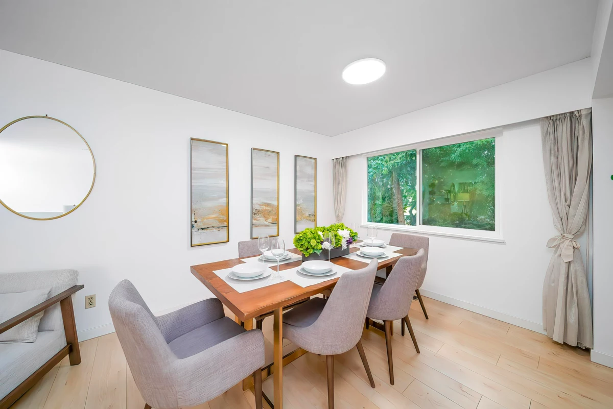 Powder Room Photo of 11700 Kingfisher Drive, Richmond, BC