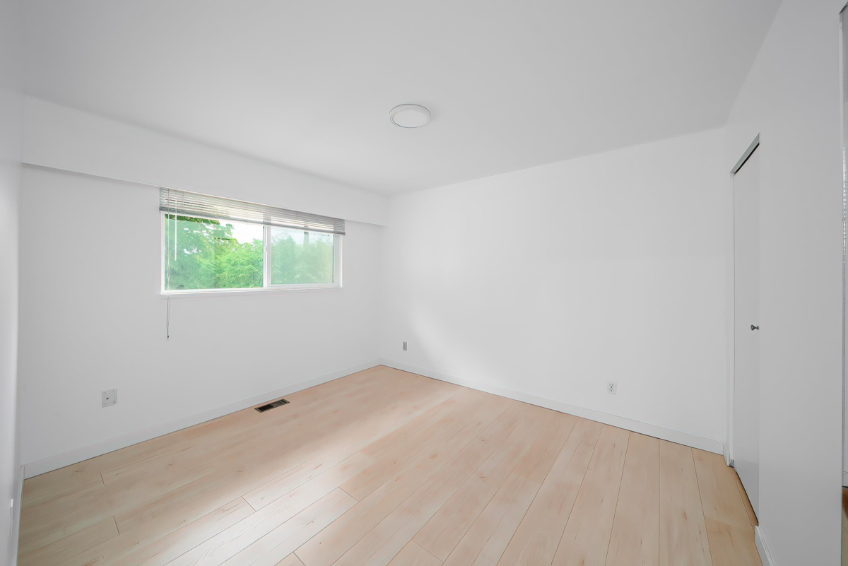 Swimming Pool Photo of 11700 Kingfisher Drive, Richmond, BC