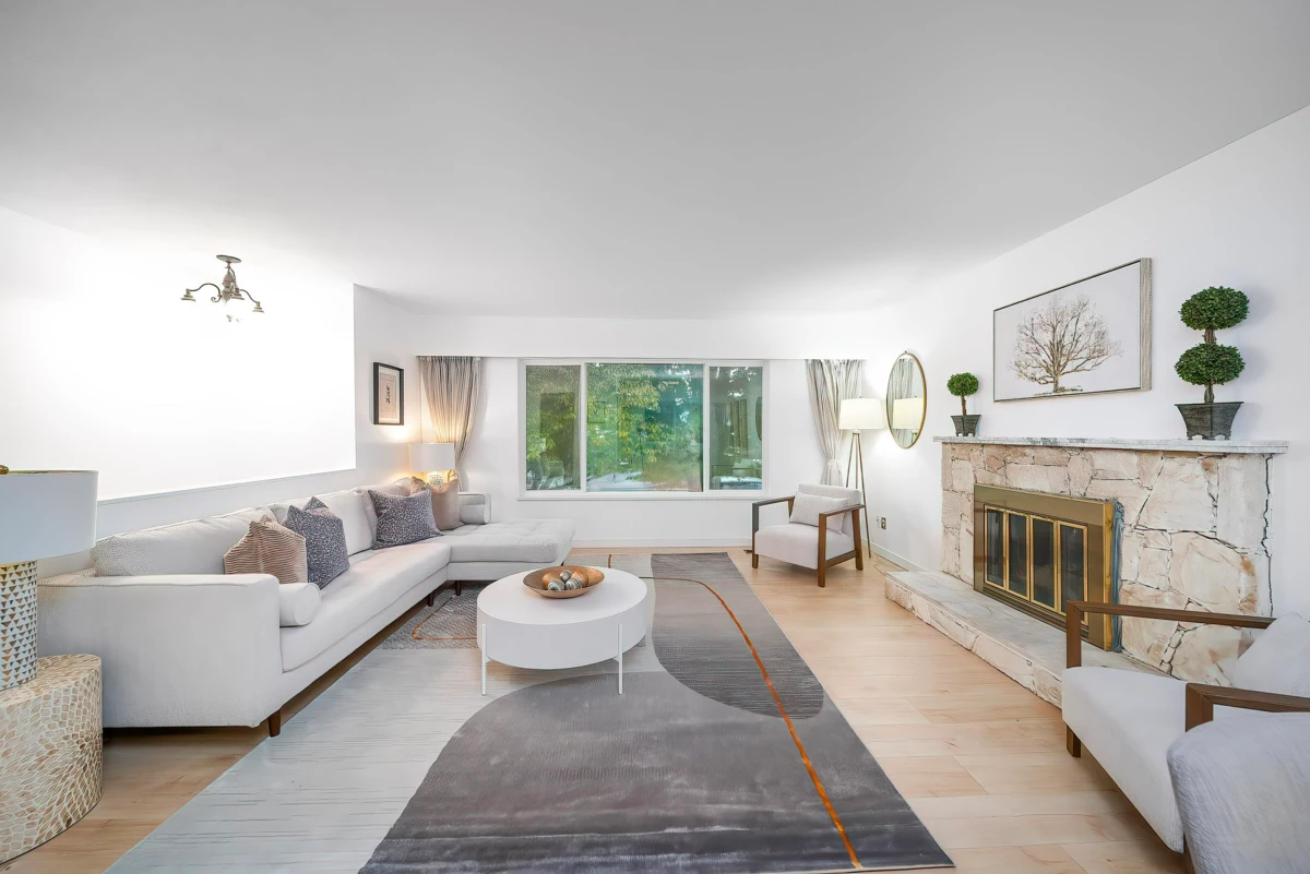 Walk-In Closet Photo of 11700 Kingfisher Drive, Richmond, BC