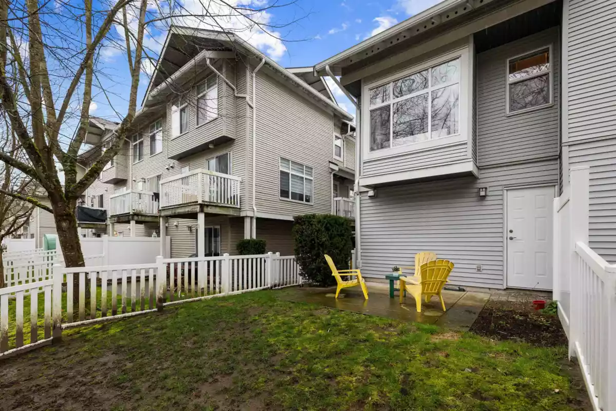 Swimming Pool Photo of 61 7179 201 Street, Langley, BC