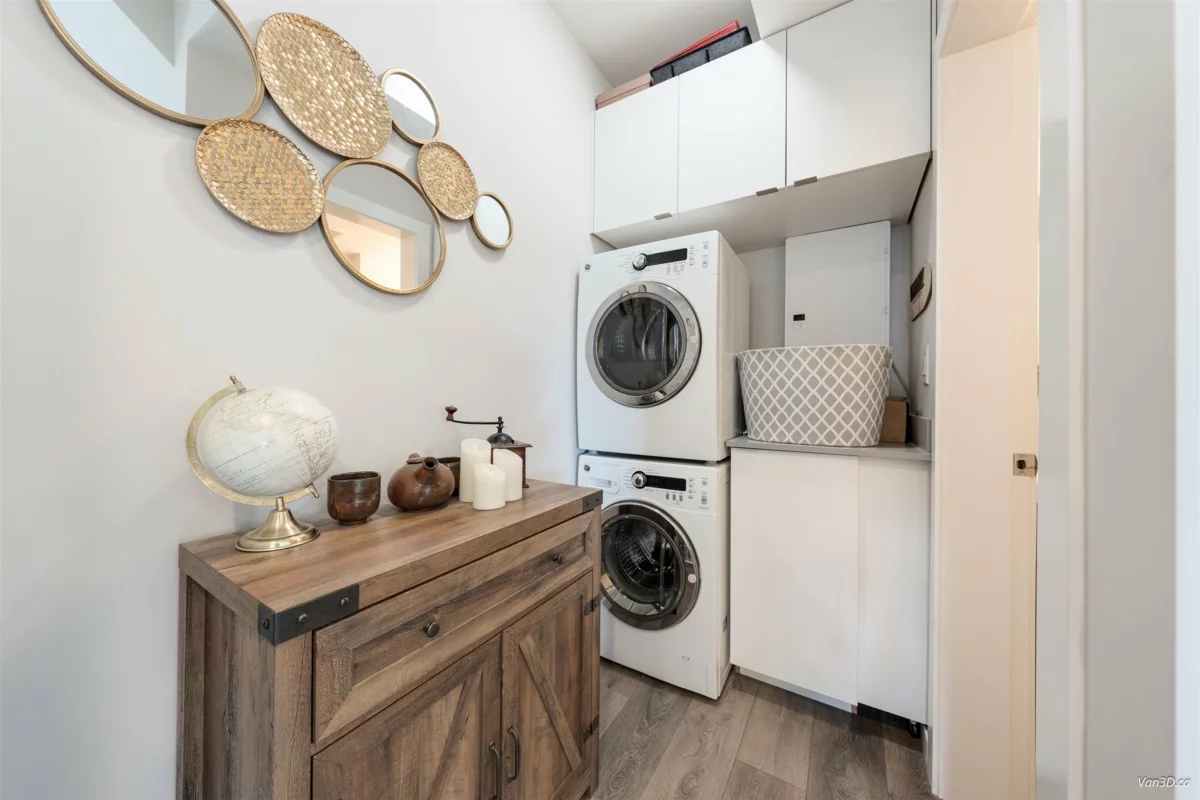 Backyard Photo of 949 Hartford Place, North Vancouver, BC