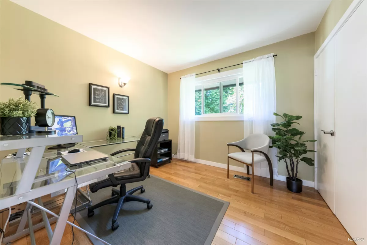 Bedroom 4 Photo of 949 Hartford Place, North Vancouver, BC
