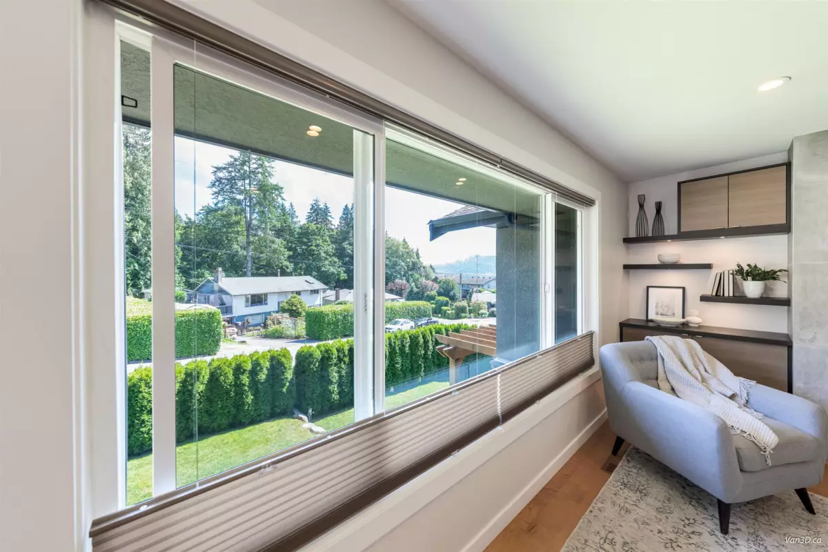 Dining Area Photo of 949 Hartford Place, North Vancouver, BC