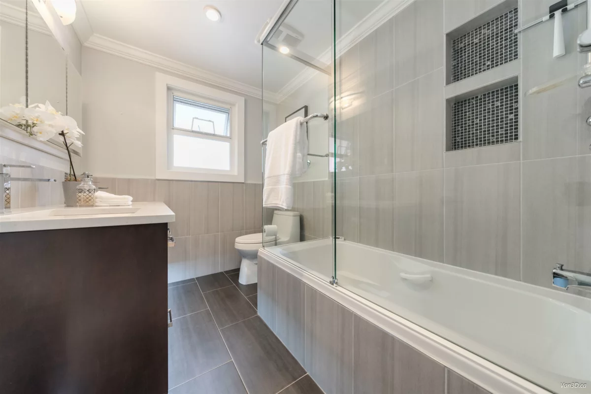 Guest Bathroom Photo of 949 Hartford Place, North Vancouver, BC
