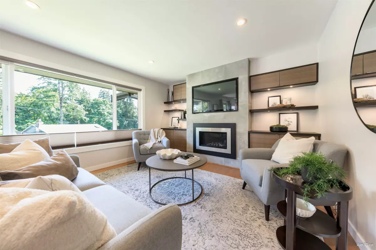 Living Room Photo of 949 Hartford Place, North Vancouver, BC