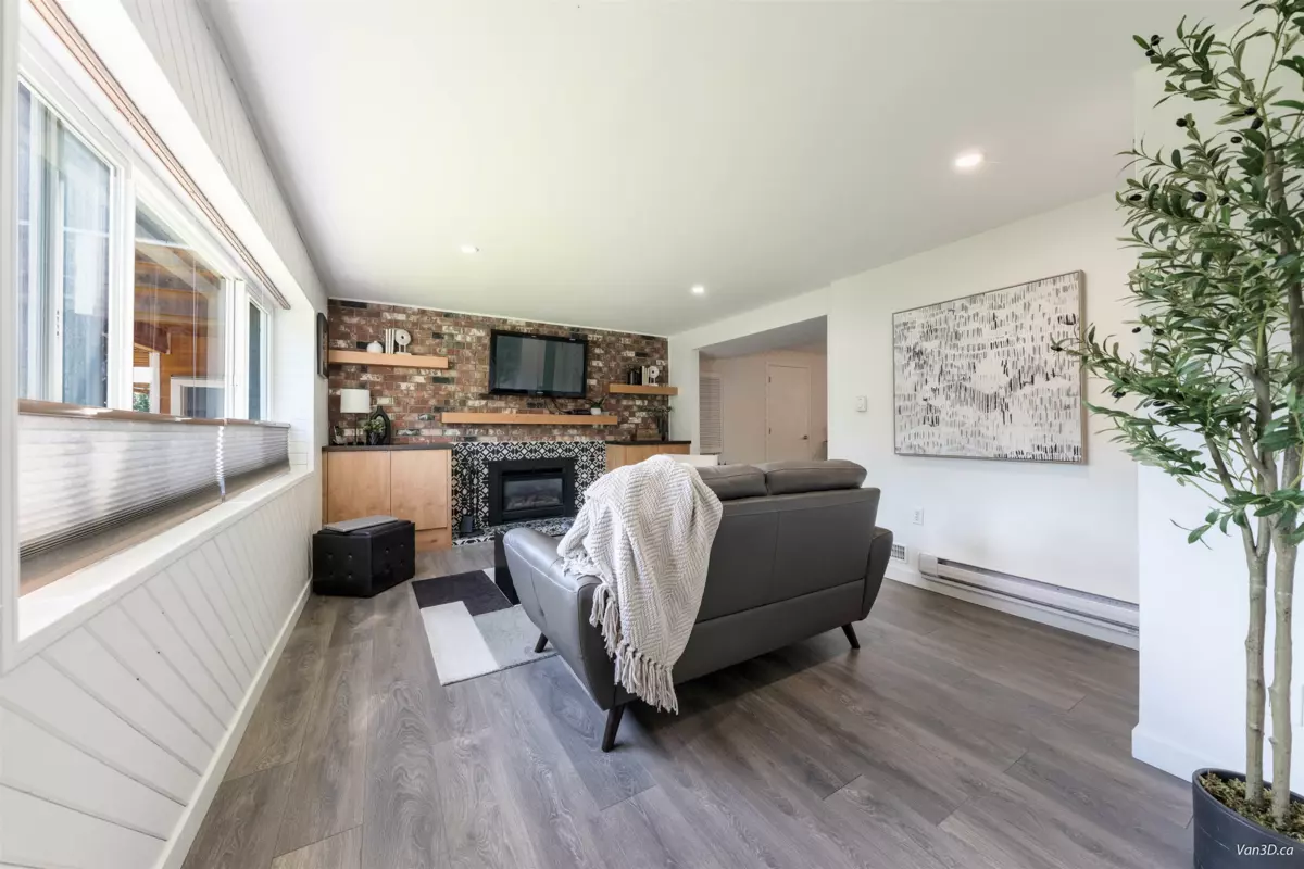 Loft / Bonus Room Photo of 949 Hartford Place, North Vancouver, BC