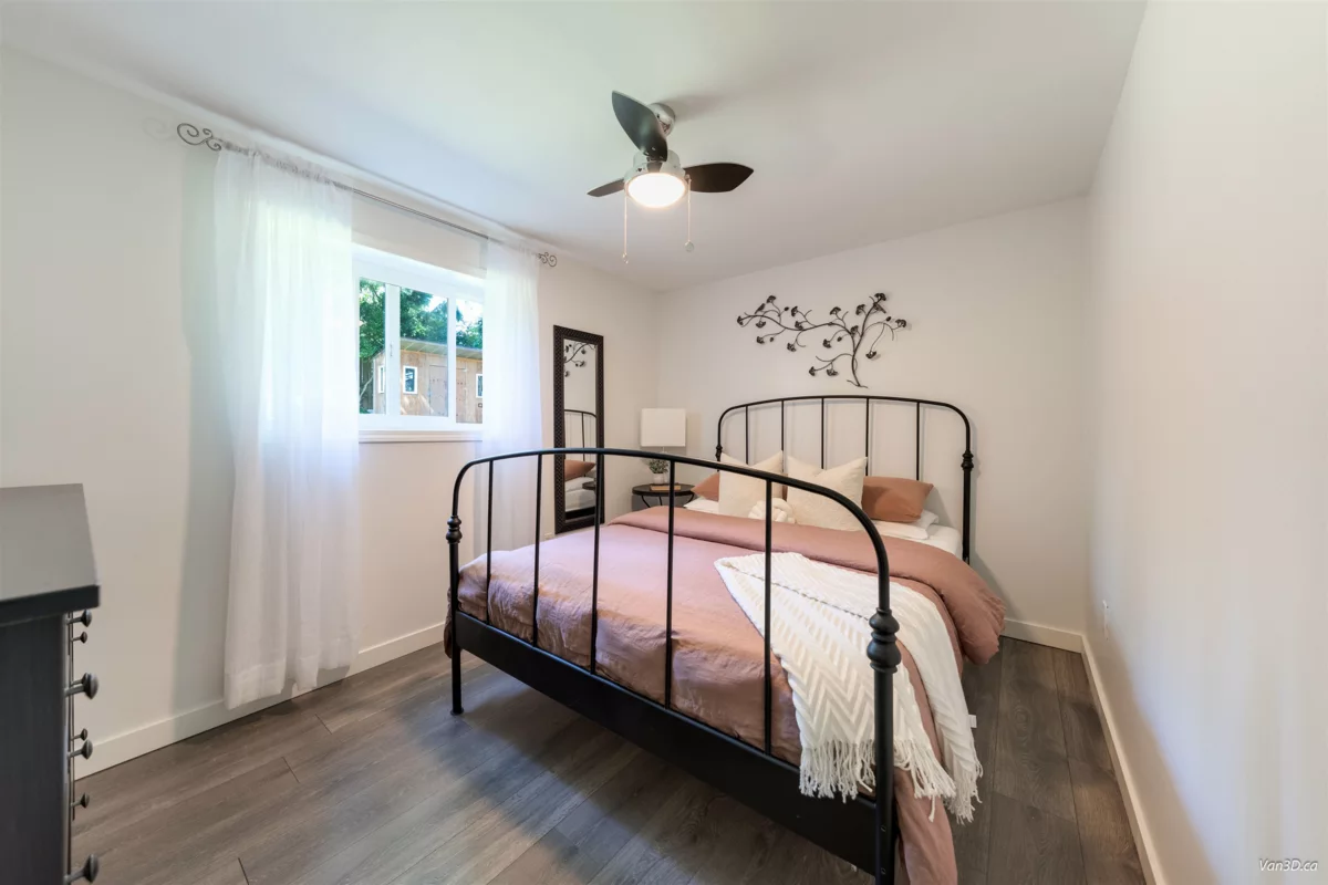 Mudroom Photo of 949 Hartford Place, North Vancouver, BC