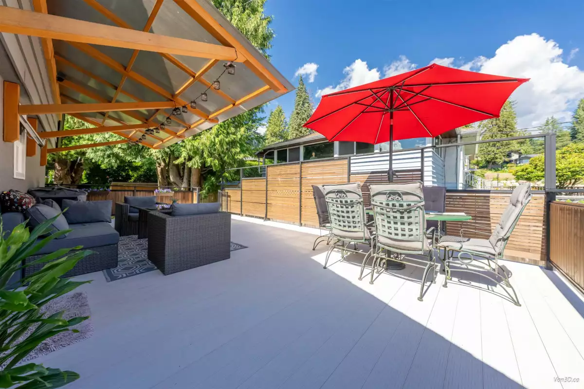 Outdoor Kitchen Photo of 949 Hartford Place, North Vancouver, BC