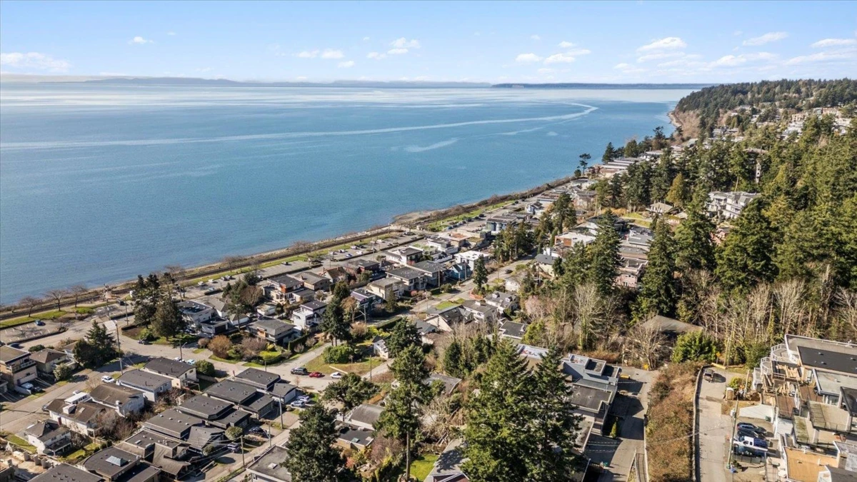 Exterior Rear Photo of 14667 W Beach Avenue, White Rock, BC
