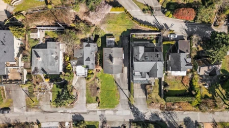 Backyard Photo of 14667 W Beach Avenue, White Rock, BC