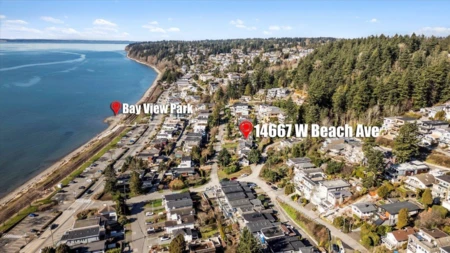 Hot Tub / Spa Photo of 14667 W Beach Avenue, White Rock, BC