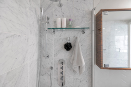 Powder Room Photo of 2007 918 Cooperage Way, Vancouver, BC